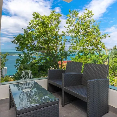 Apartments Ines Selce Exterior photo